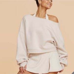 NWT Blogilates Dance Studio Off the Shoulder Sweatshirt
Color: Light Taupe